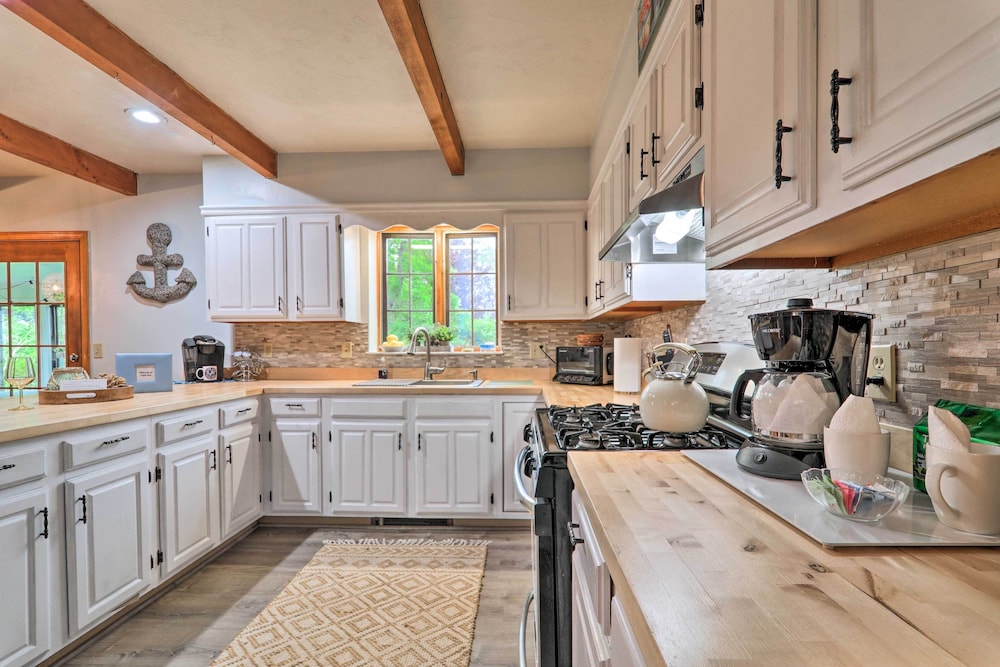 Hyannis Vacations - Lovely Hyannis Cottage - Walk to Beach  Main St! - Property Image 26