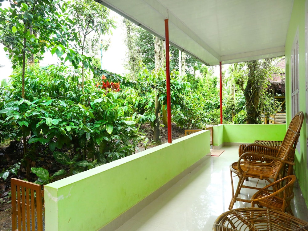 OYO 15446 Karapuzha Lakeshore Resort