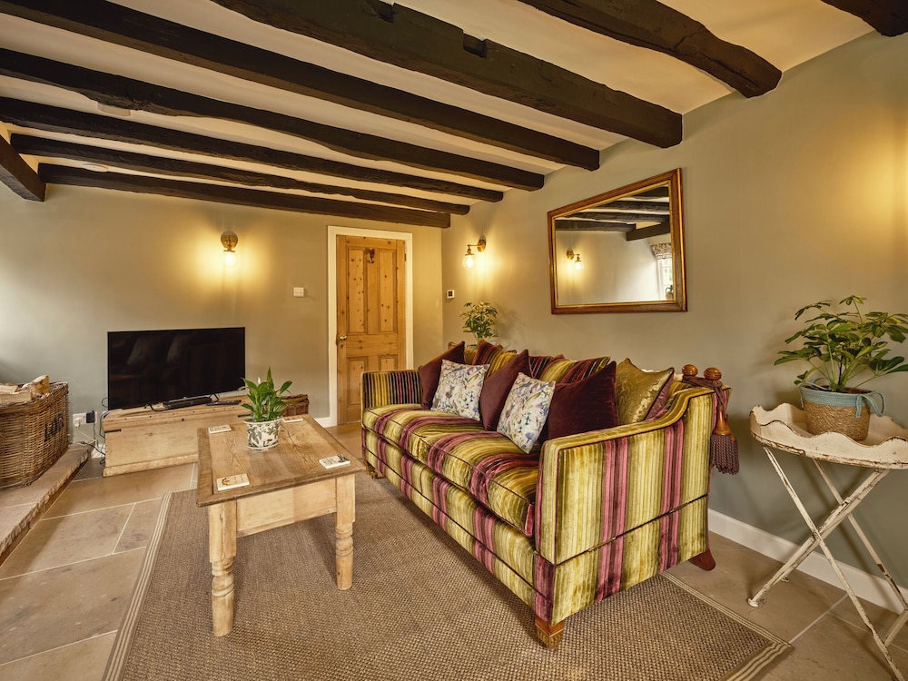 1 Kingswood Cottage
