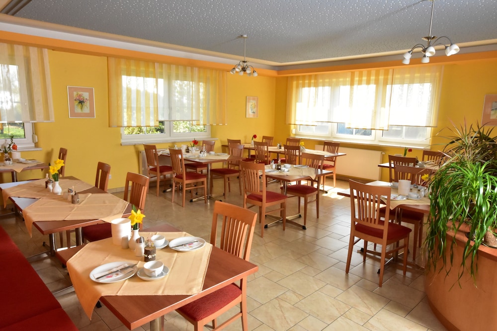 Golf & Therme Sonnenpension Hotel Garni