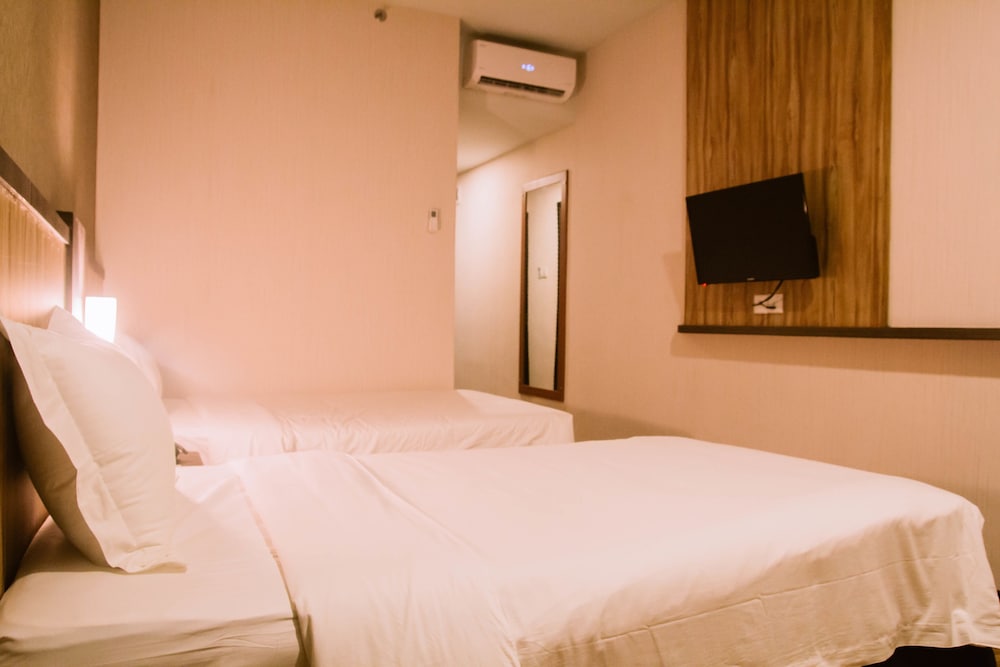 The Golden Bay Hotel Batam 23