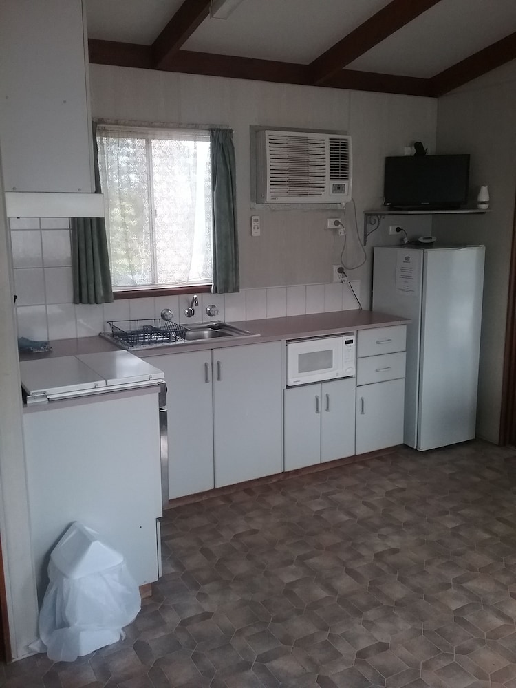 Lakes Caravilla Caravan Park