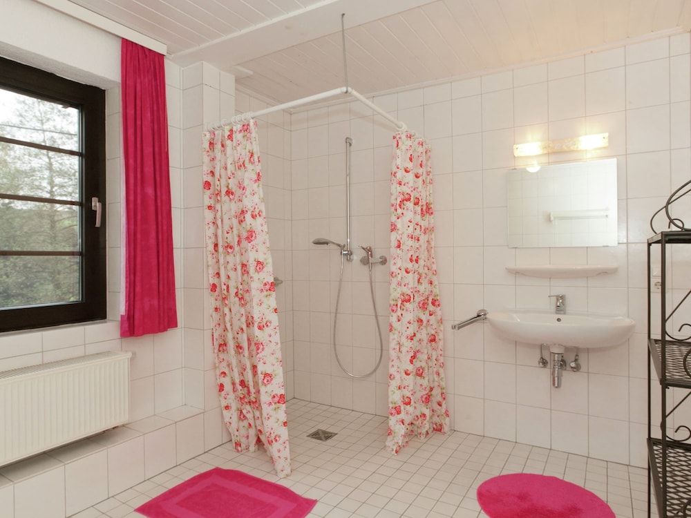 Spacious Holiday Home in Menkhausen near Ski Area view 3