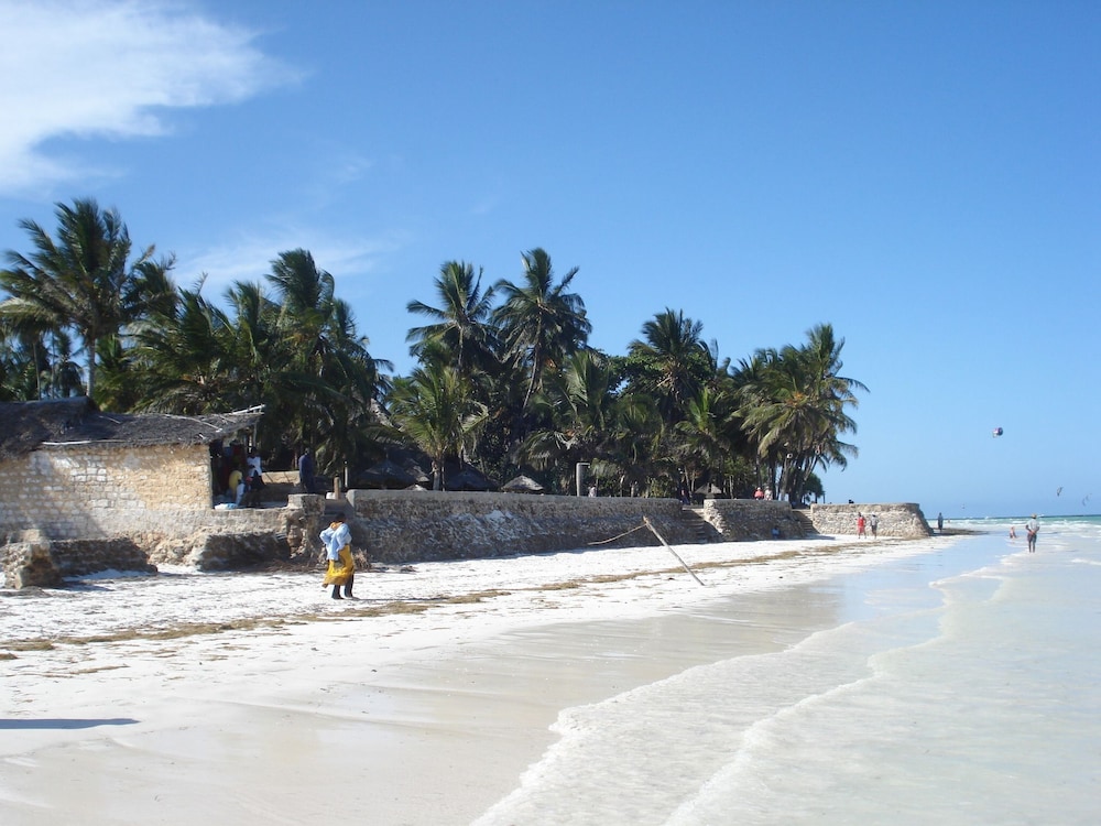 Coconut Beach Apartments