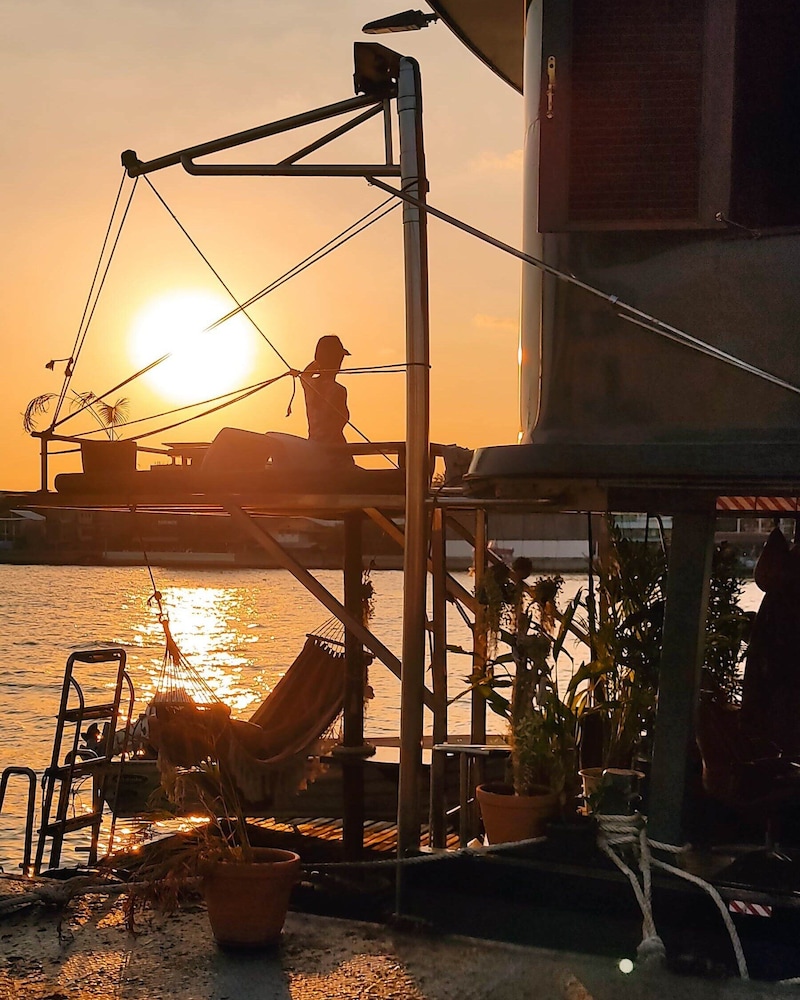 Sabai Sabai Liveaboard Bangkok