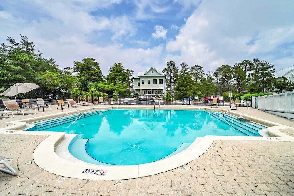 30A Aqua Vista by Avantstay Golf Cart Included, Pool Acess, Walk to Beach