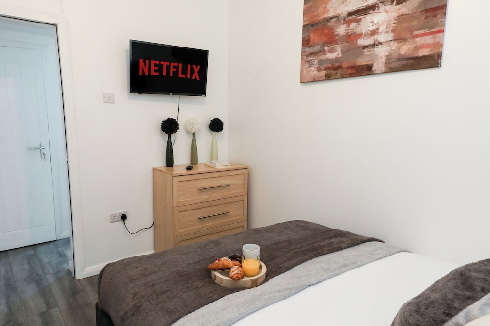 Victoria Road Apartment in Stoke