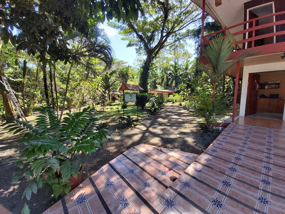 Costa Azul Lodge