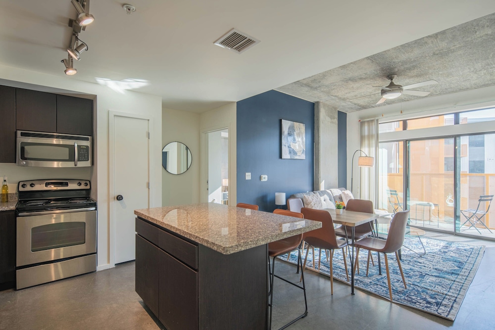 ROVE LIVING/KL - Roosevelt Point