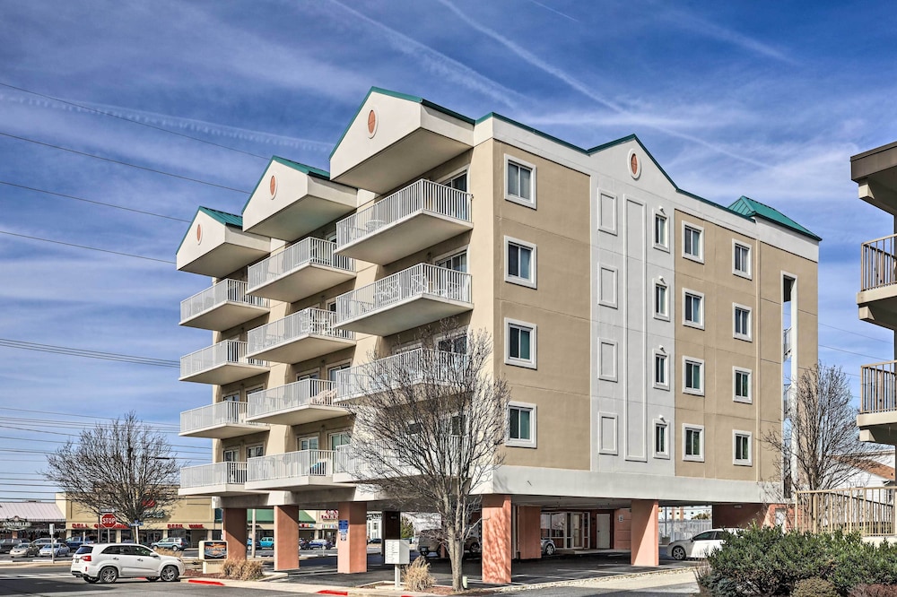 Steps to Beach: Ocean City Getaway w/ Pool Access! view 5
