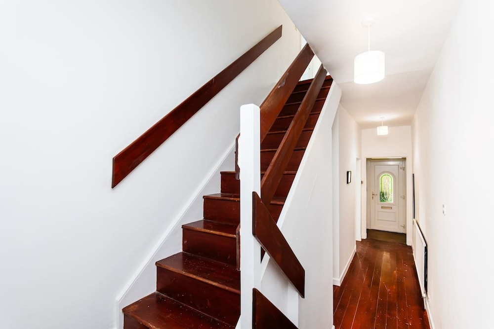 5 Individual Beds - Free Parking