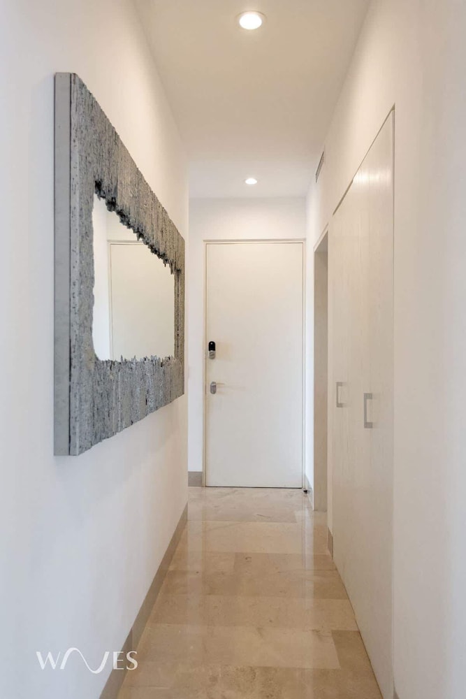 3 Br. Ocean Front PH With Stunning Views