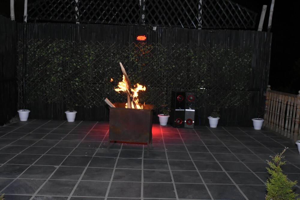 Photo 33