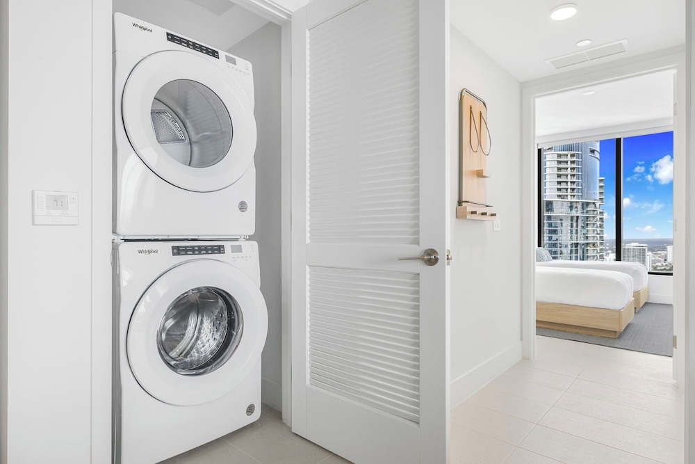 Experience Luxury & Bayfront Views