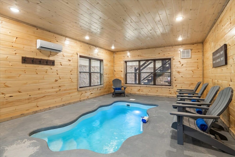 NEW - 1 Location Cabin Pool Hot Tub Arcade HL