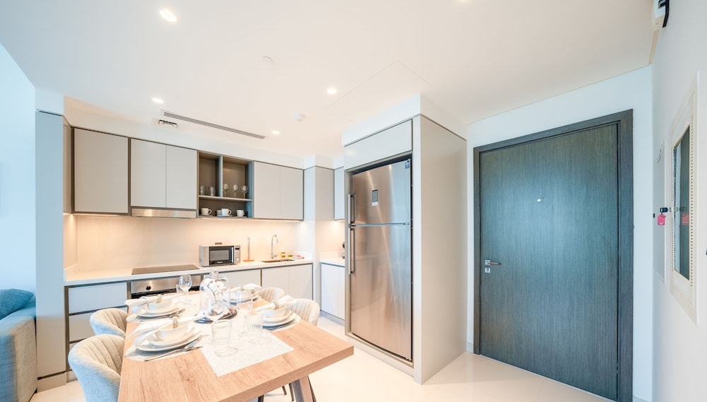 Luxurious 2BR at Sunrise Bay