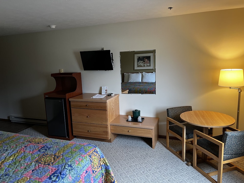 Budget Host Inn & Suites