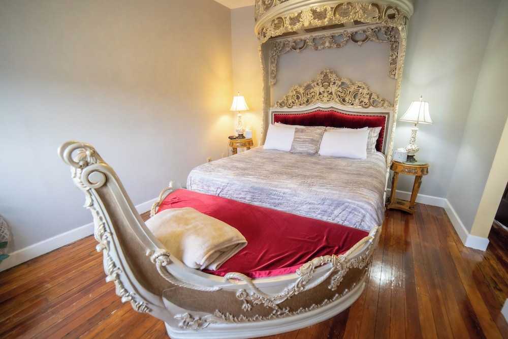 Oak Tree Hotel