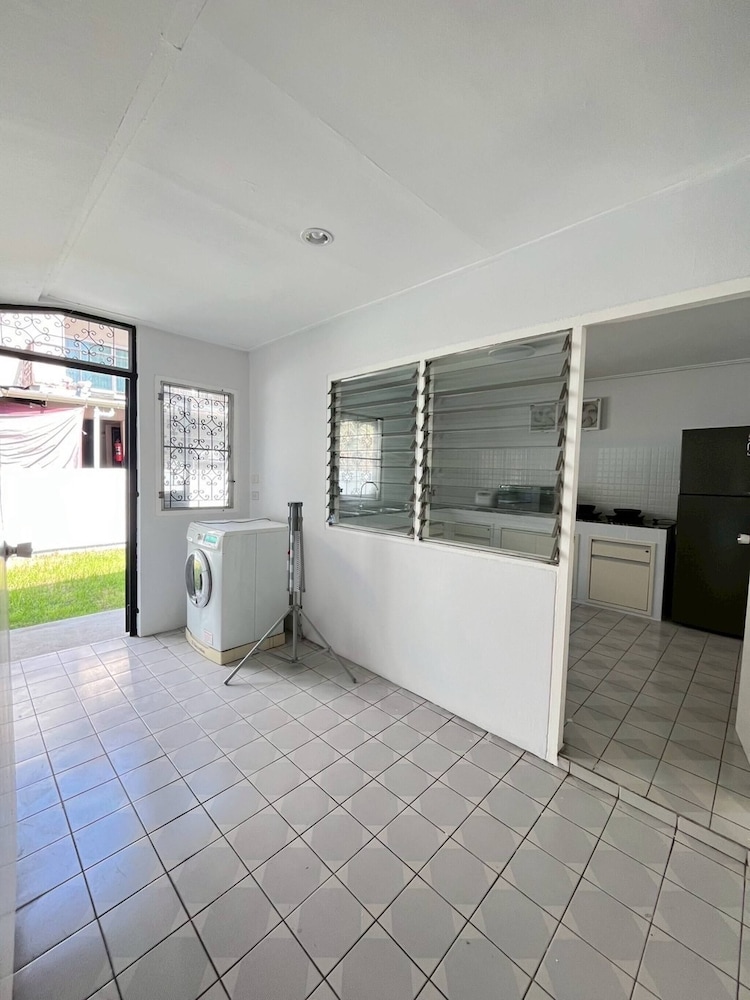 5 Beds 452sqm With Private Garden Pet-friendly Cctv Quiet and Homey