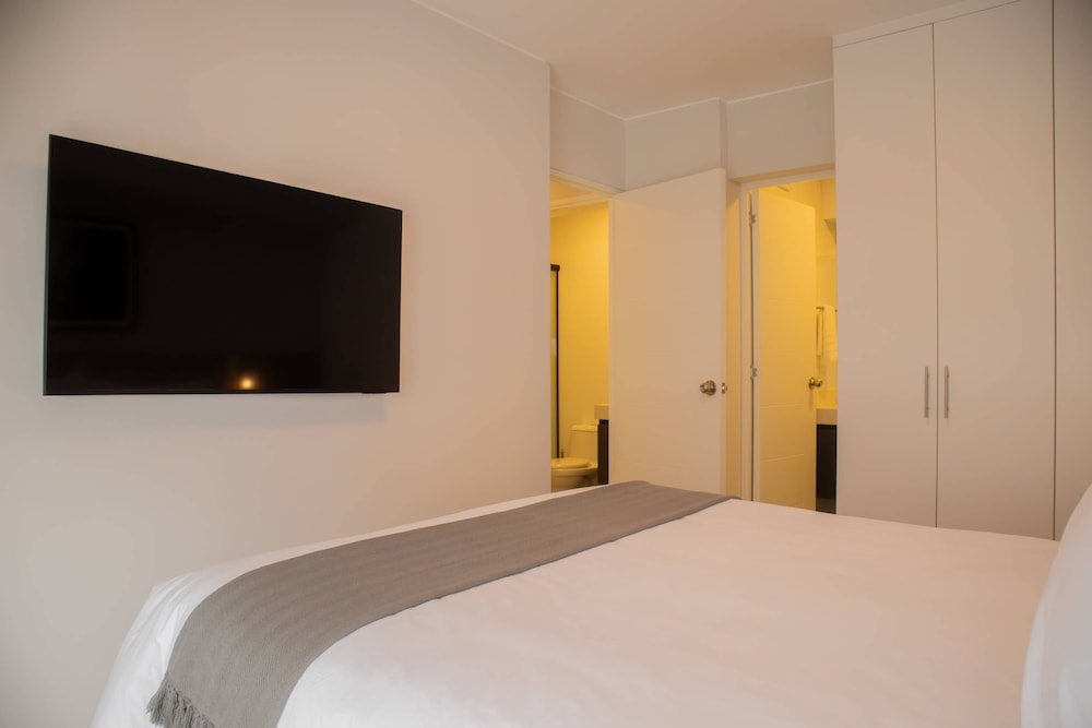 w Elegant 2BR w Distinctive Deco in Miraflores