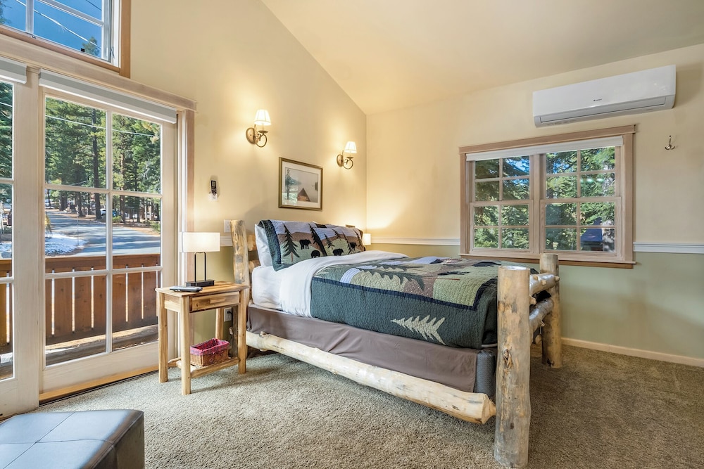 Tahoe Mountain Retreat Sleeps 12!