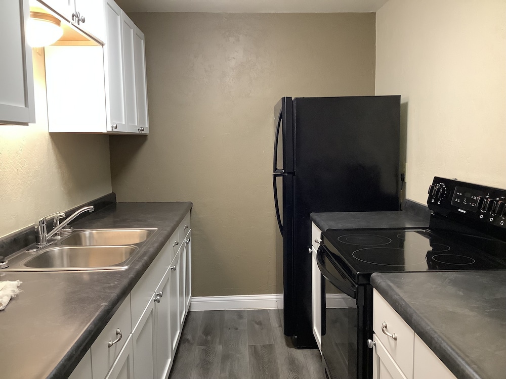 Dodge City Vacations - Silver Spur Vintage Inn  Suites - Property Image 3