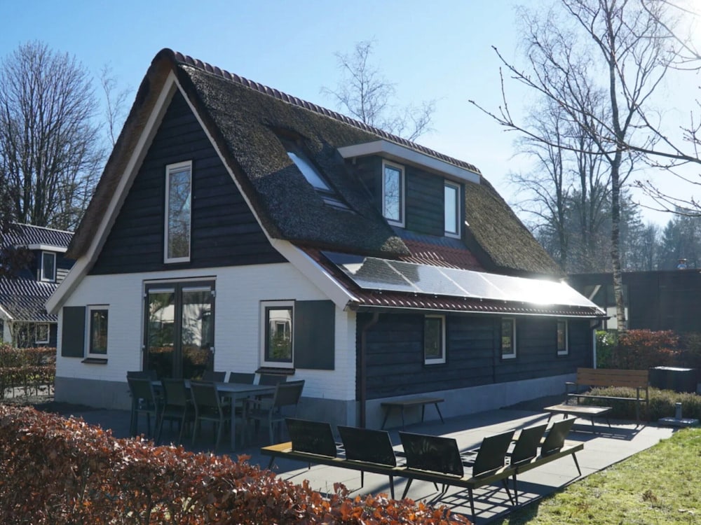 Luxury Villa in Arnhem With Parking