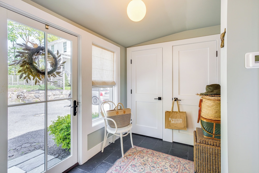 Walk to Beach: Luxe Home w/ Fire Pit in Rowayton!