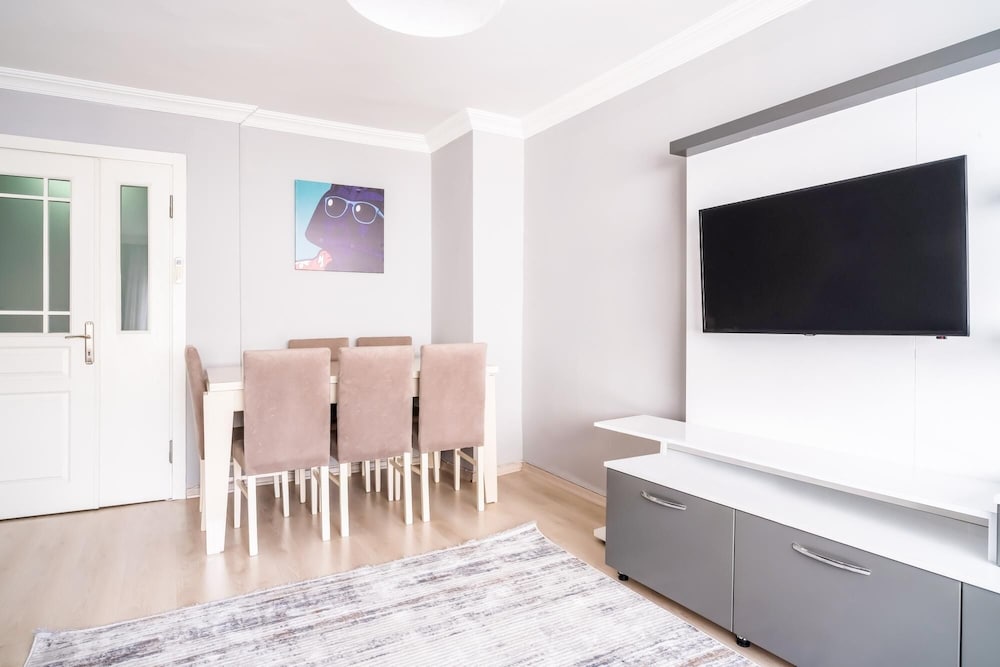 Sleek Luminous Flat 5 min to City s Nisantasi