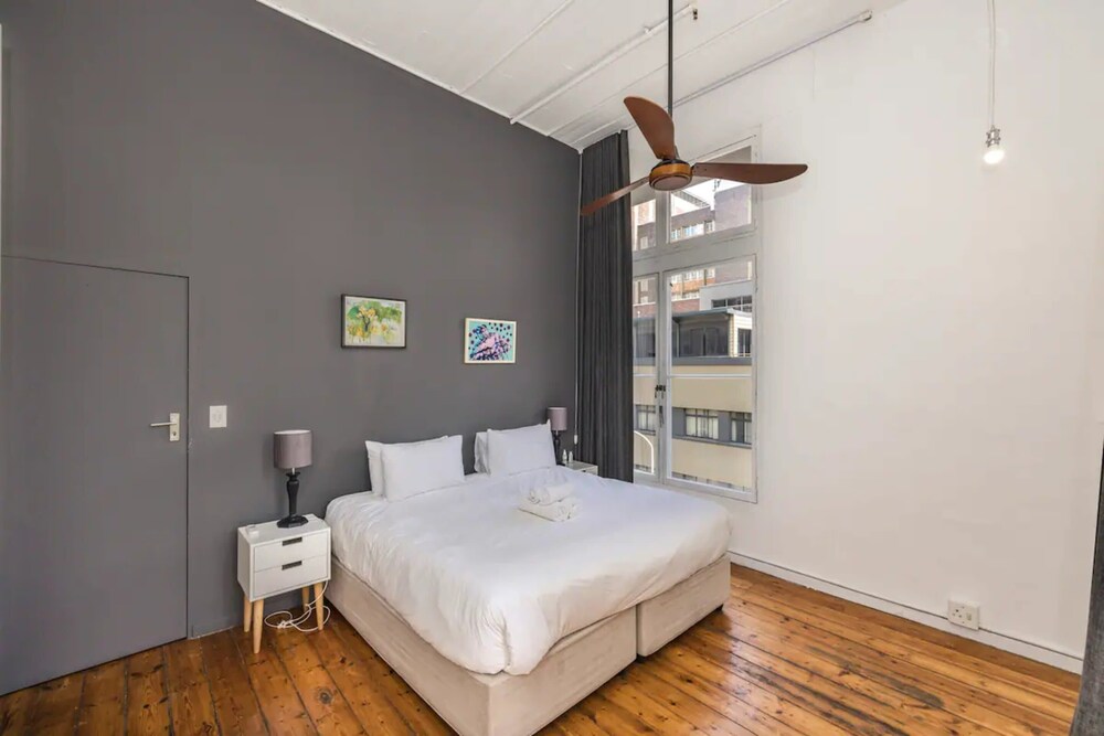 Modern Minimalism 2 Bedroom Apartment Near the Castle of Good Hope view 5