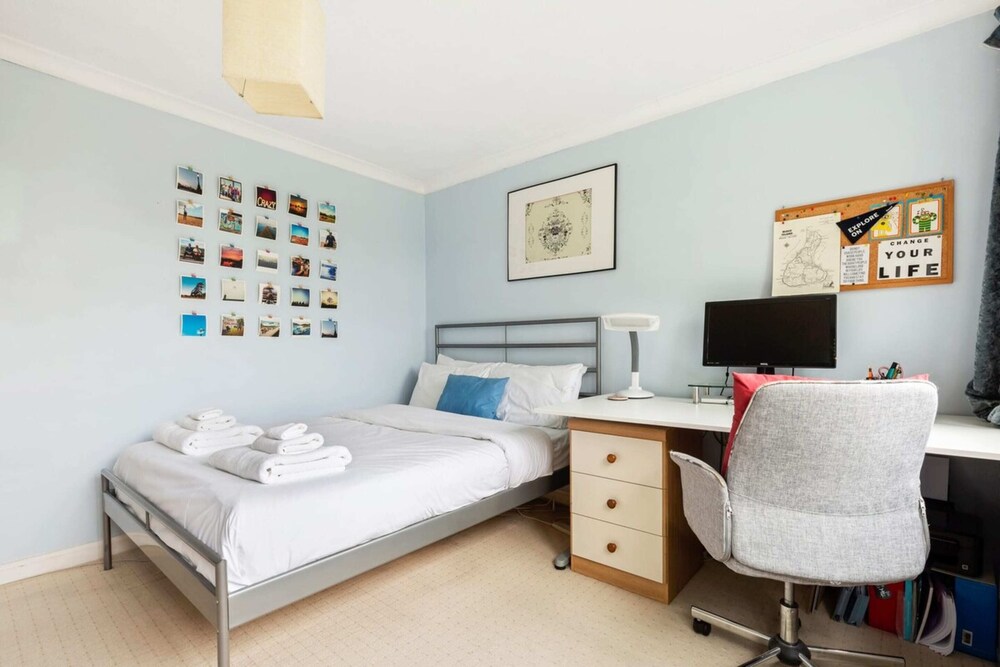 Spacious 2 Bedroom Apartment in Cricklewood