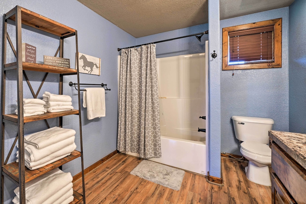 McAlester Vacations - Mcalester Cottage w/ 30 Private Acres  Ponds! - Property Image 15