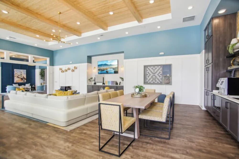 Landing Apartments near JAX