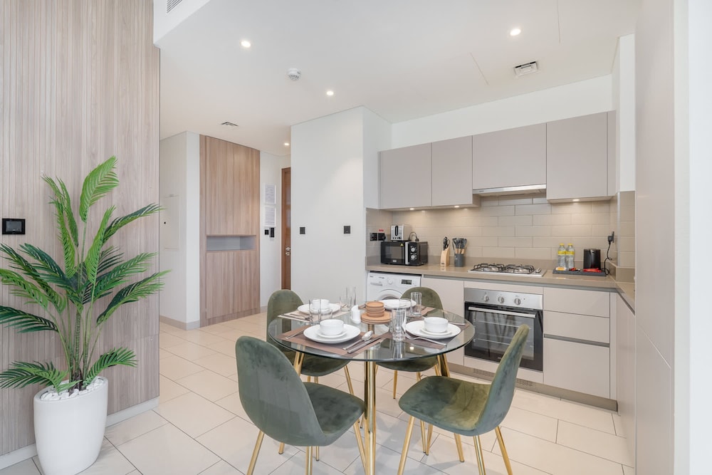 Lavish 2BR Apartment in Sobha Creek Vistas Reserve