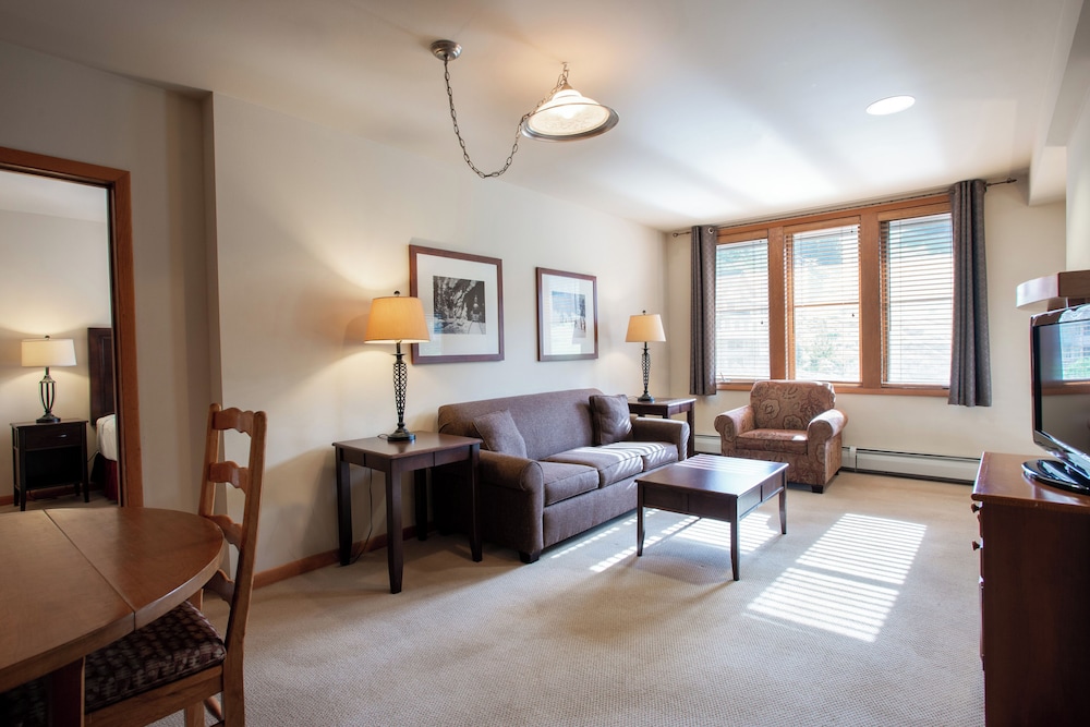 Winter Park Resort Lodging - Zephyr Mountain Condos