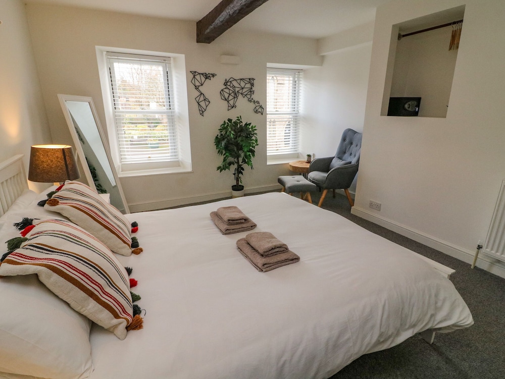 Bay Leaf Cottage view 2