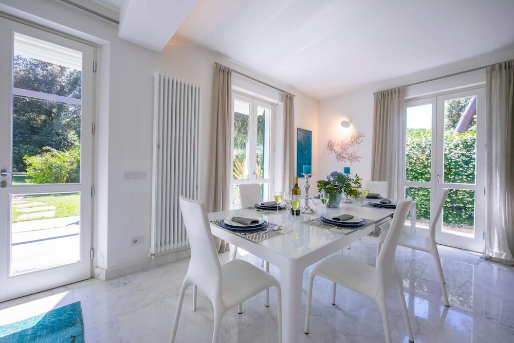 Villa Victor 100m From sea view 4