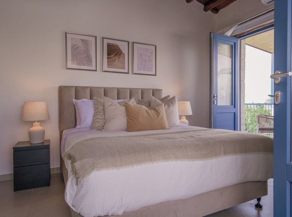 Phaedrus Living Peristerona Traditional Maisonette