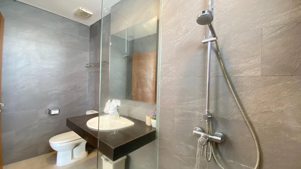 YY Villa Big Pool & Parking in Seminyak