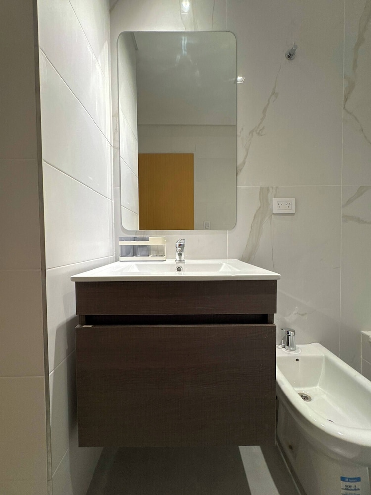 Alberti 360 Charming City Center Apartment With Shared Pool