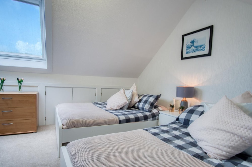 Taliesin - 5 Bedroom Holiday Home - Tenby