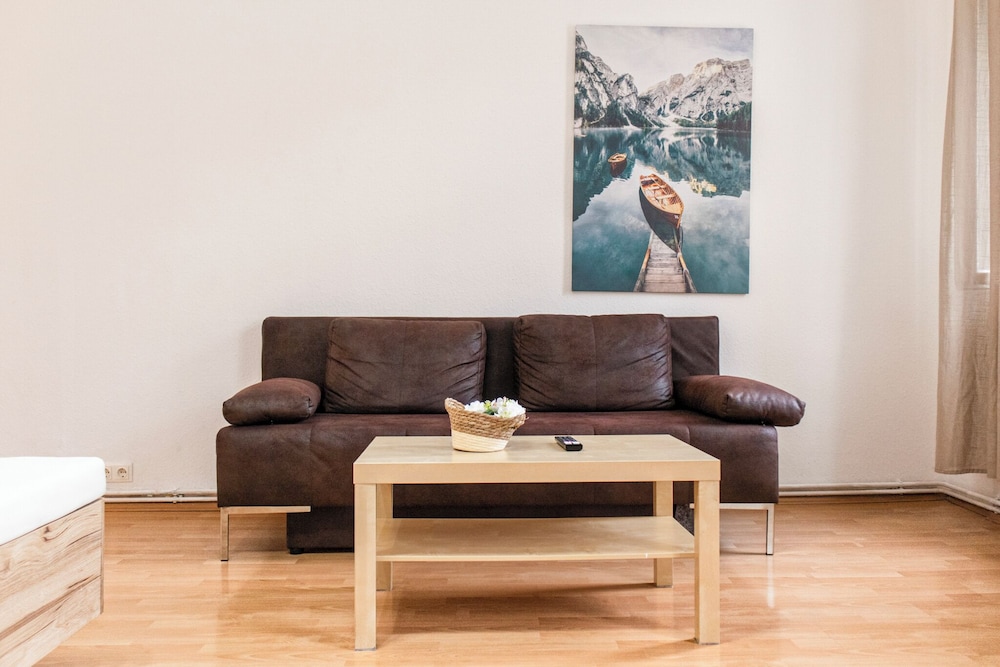 Bright 2BR Apt Perfect Long Stay