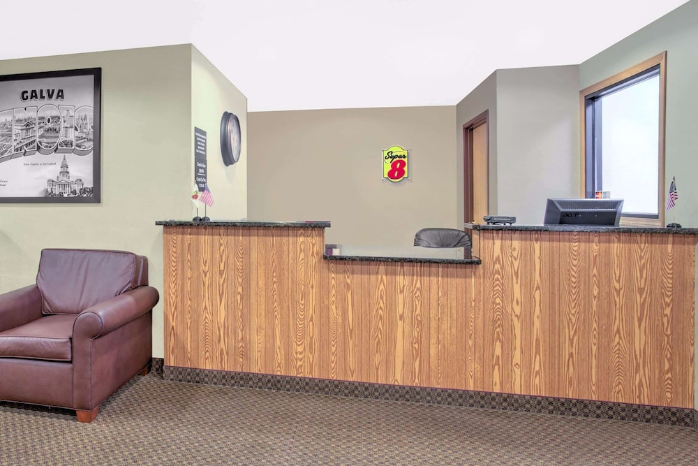 Super 8 by Wyndham Galva - Property Image 2