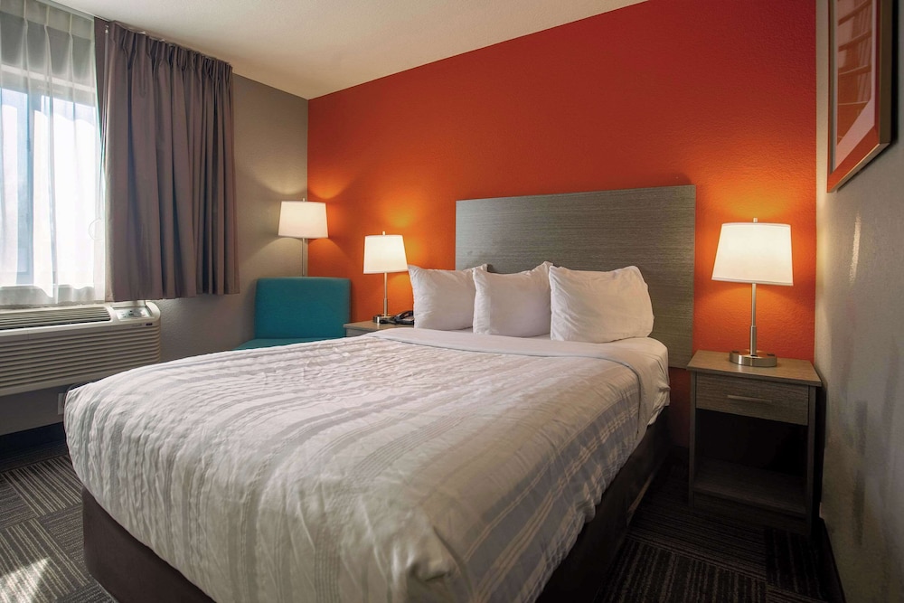 Quality Inn & Suites Hammond Near I-8090