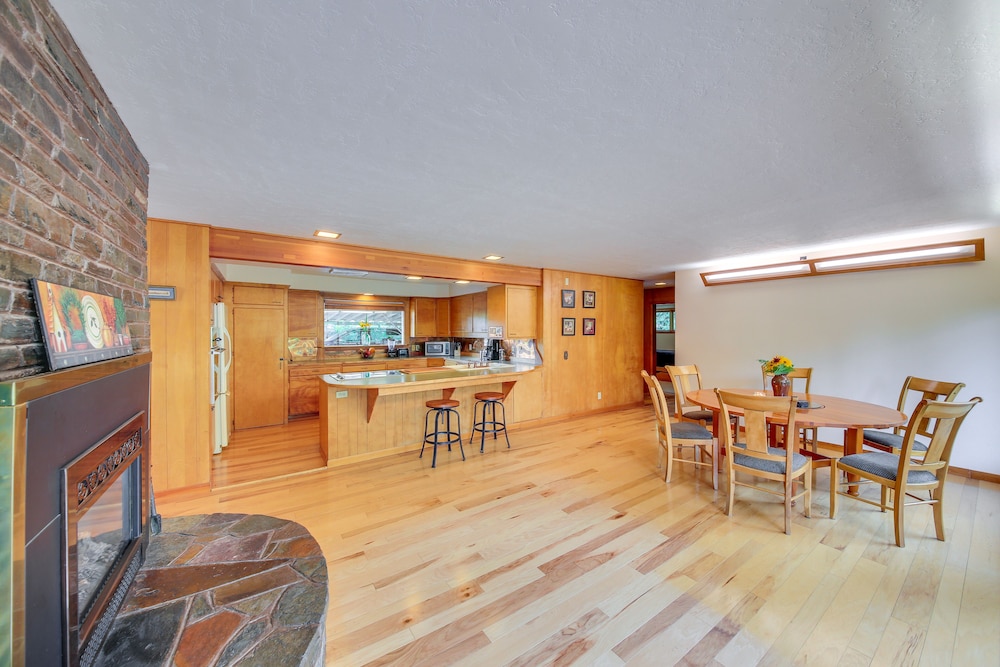 Sandpoint Vacations - 12 Mi to Schweitzer: Spacious Home w/ Deck! - Property Image 38