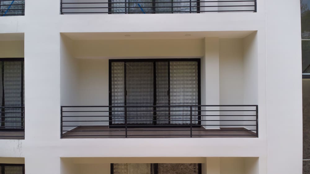 EOS Suites