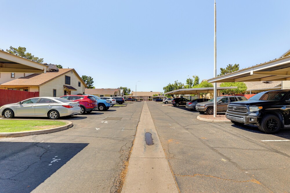4 Mi to Dtwn: Cozy Couple's Haven w/ Patio in Mesa