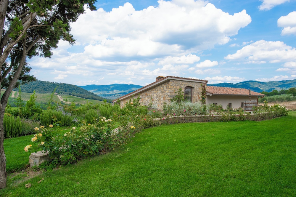 Villa Chianti With Pool Near The Vineyard