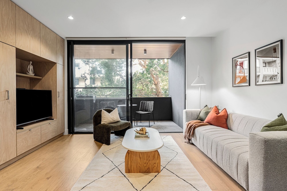 Hall St Apartments by Urban Rest
