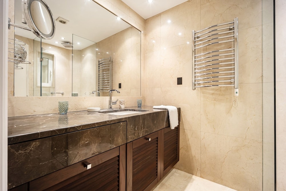 Central Athens 2 Bedroom Apartment in Kolonaki